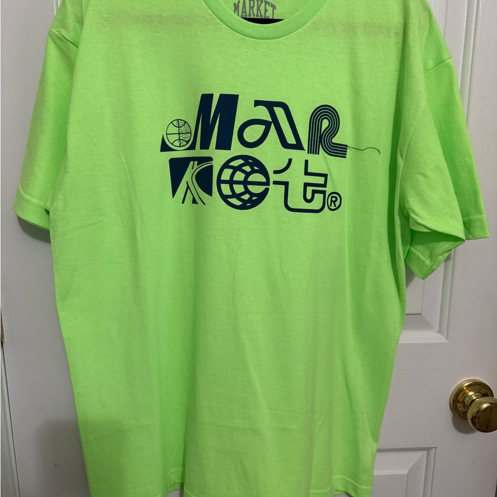 📦 Market Bright Green Graphic Tee *NEW WITHOUT TAGS*